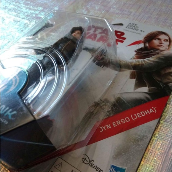 Star Wars Jyn Erso (Jedha) Force Link Action Figure - Picture 2 of 4